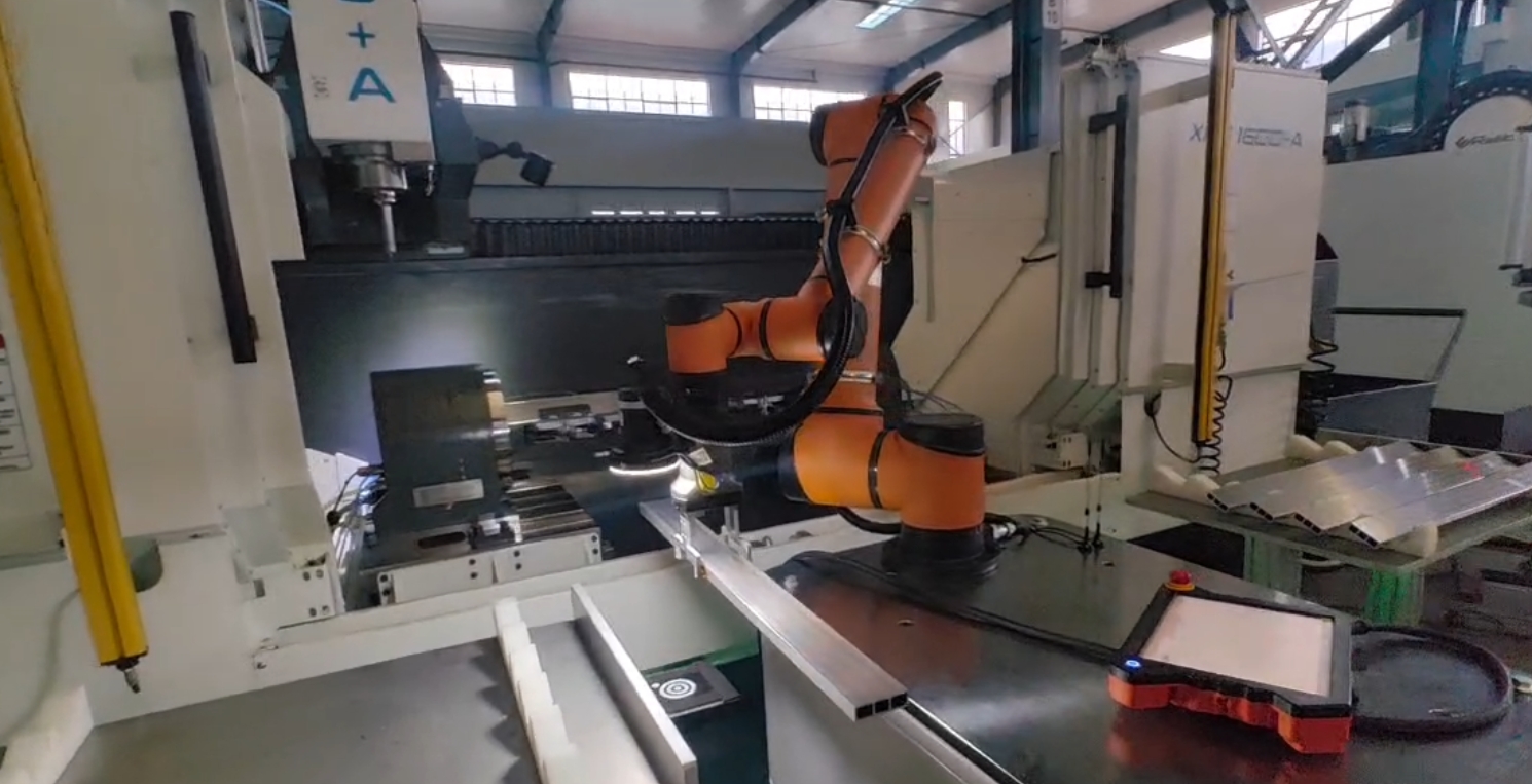 Como os robôs compostos inteligentes da Fuwei podem ajudar as empresas de fabricação de moldes na atualização de sua usinagem CNC?