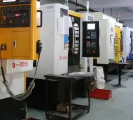 Os robôs compostos lideram a nova era da atualização de automação de oficina CNC